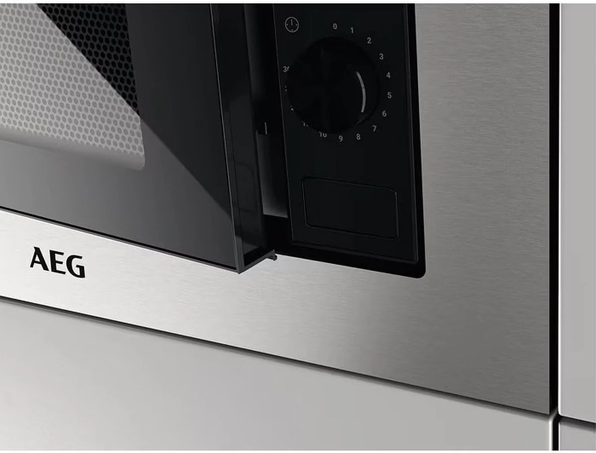 AEG Microwave MSE1717SM - Black / Stainless Steel - Image 3
