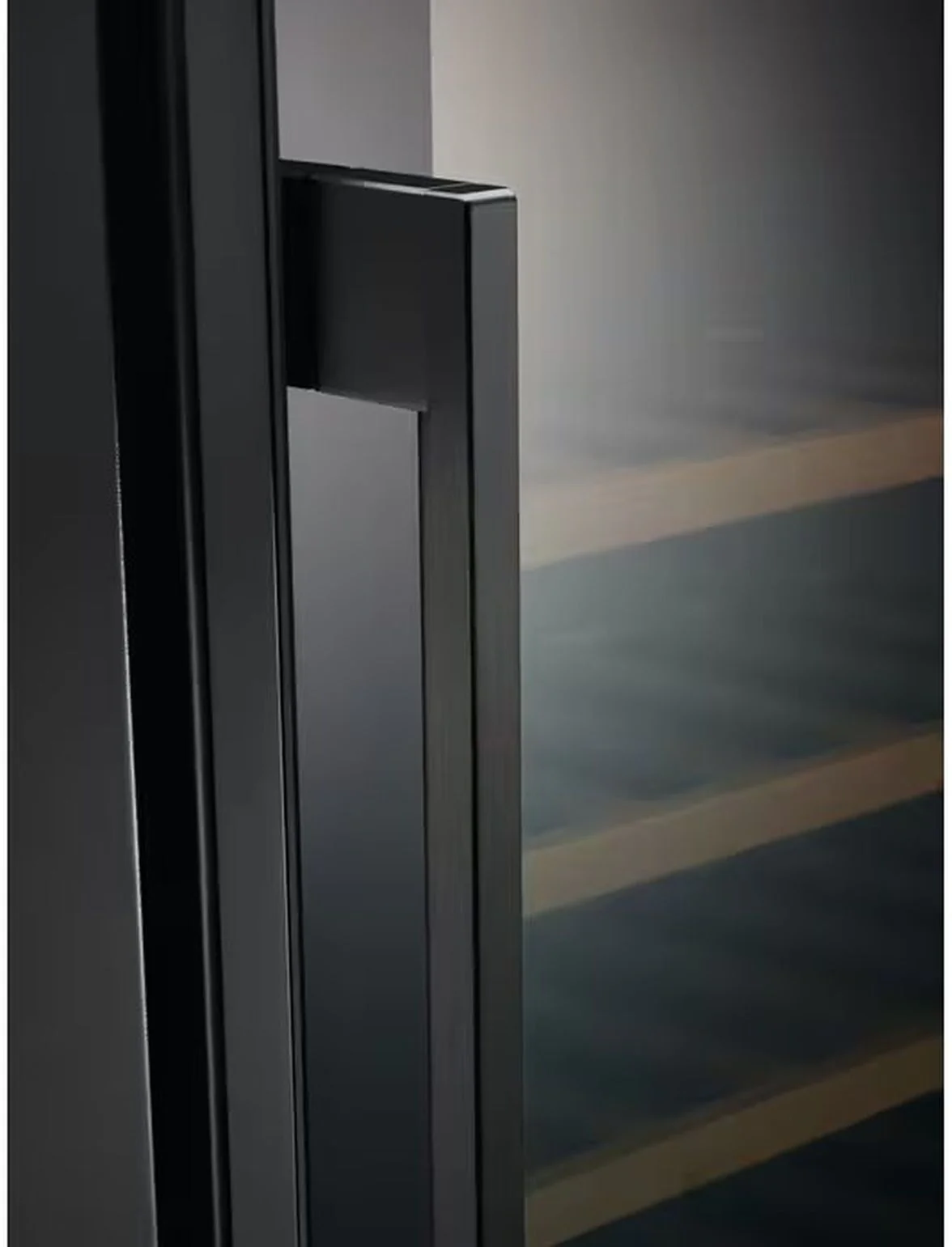 AEG Built In Wine Cooler AWS4052B5B - Black / Glass - Image 4
