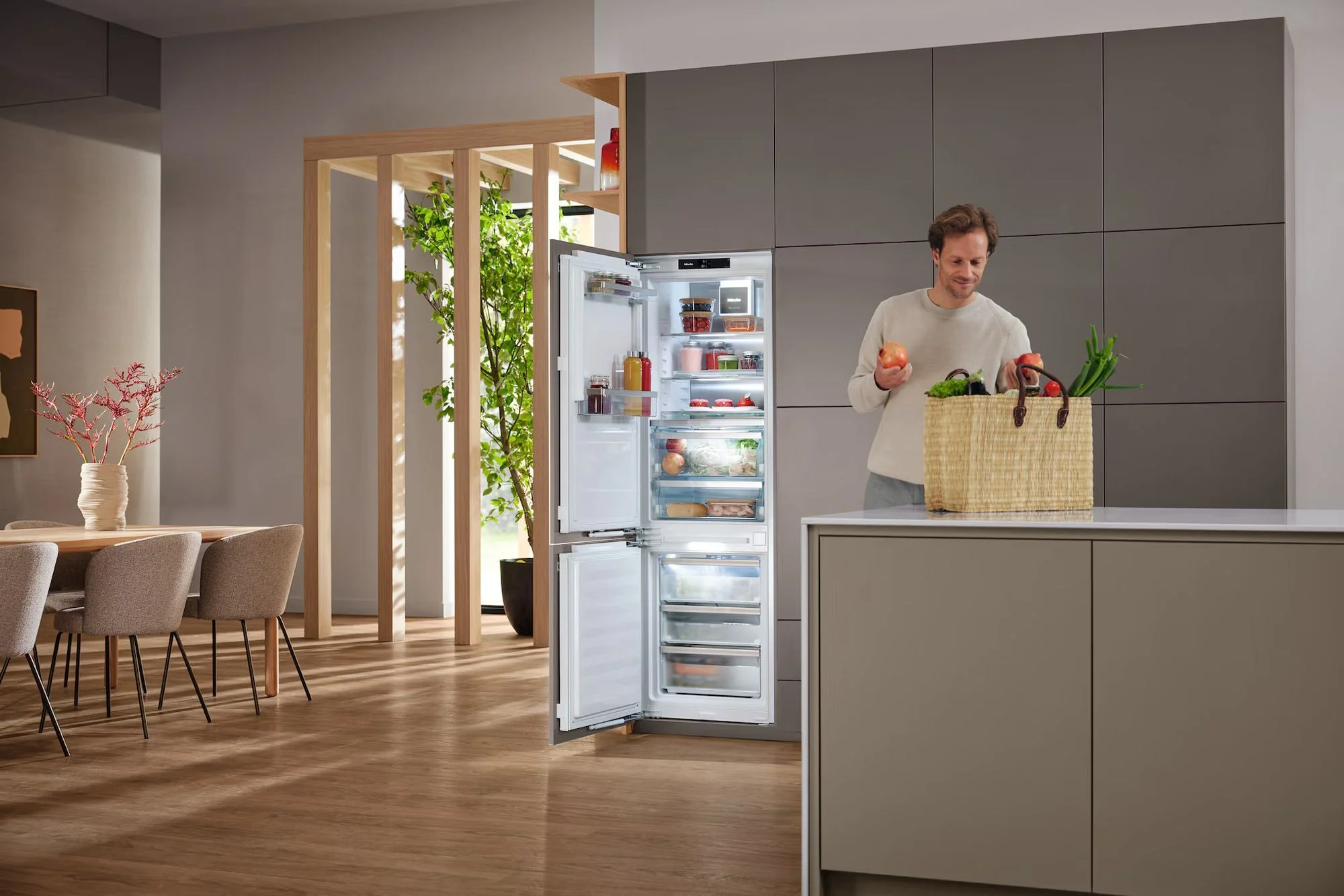 Miele Built In Fridge Freezer Frost Free KFN7795C - Fully Integrated - Image 10