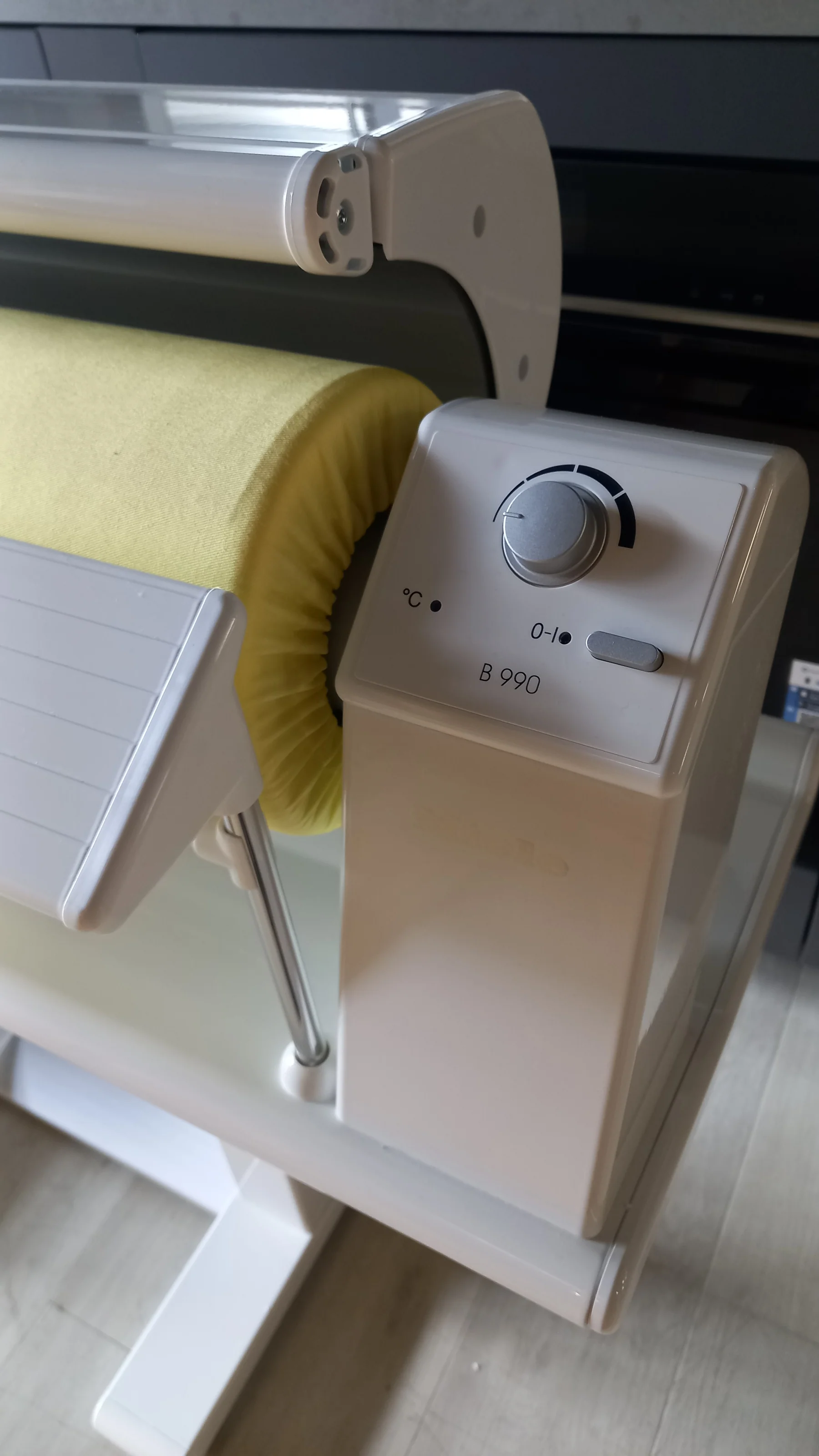 Miele Rotary Iron B990-EX-DEMO - White - Image 3